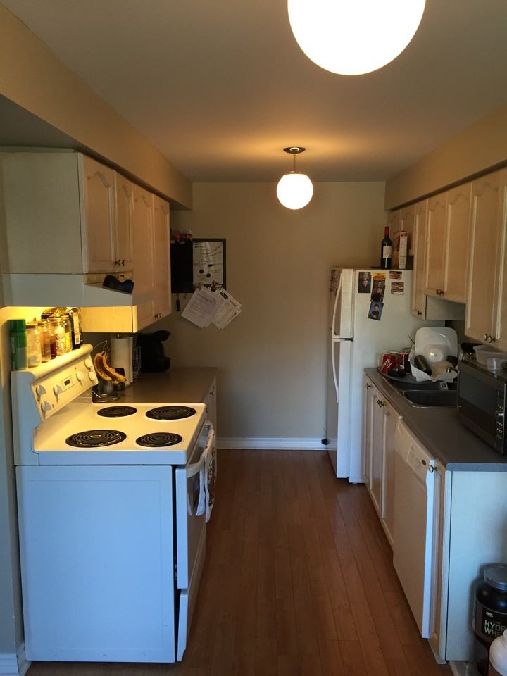 445 Ferndale Dr S - Photo 3 of 4