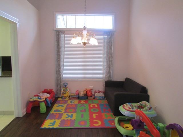 23347 Preston Way - Photo 2 of 7