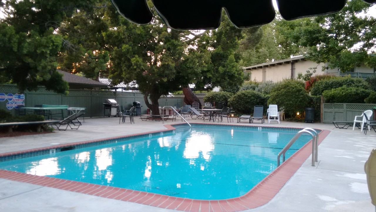 240 Monroe Dr #102 - Photo 2 of 14