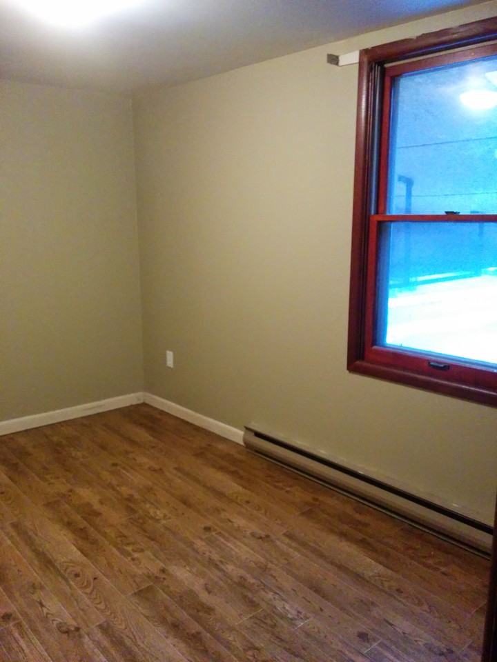 141 York St - Photo 3 of 8