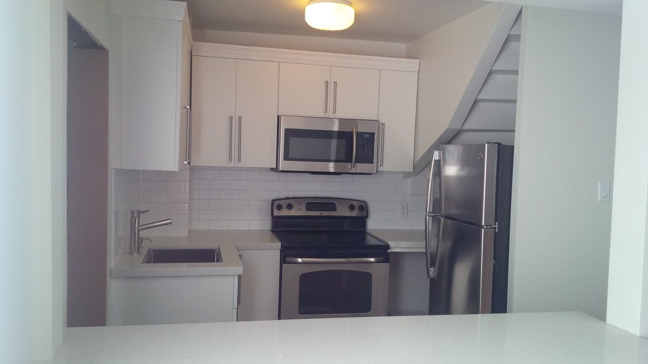 292 Nairn Ave - Photo 3 of 10