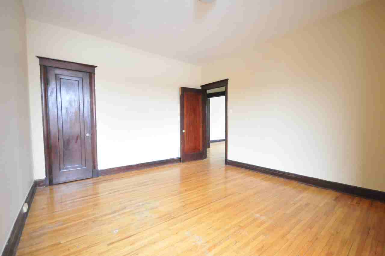 7336 Rue Sherbrooke O - Photo 3 of 6