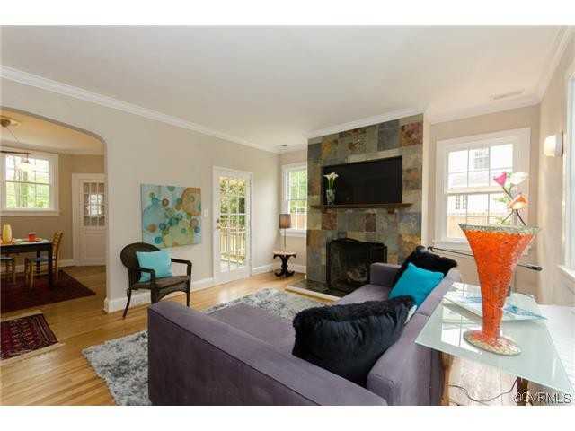 3809 Hawthorne Ave - Photo 3 of 9