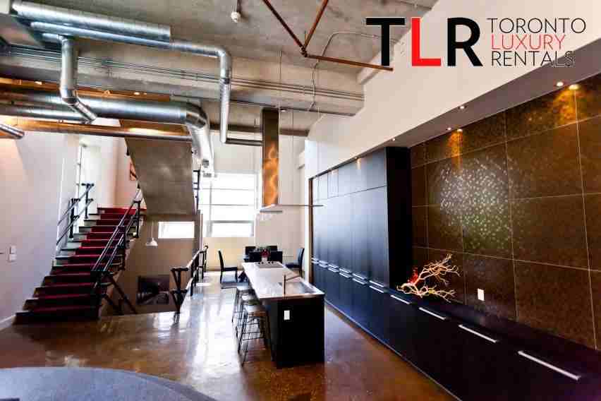 637 Lake Shore Blvd E