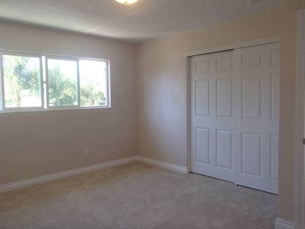 515 Champlain Ave - Photo 2 of 6