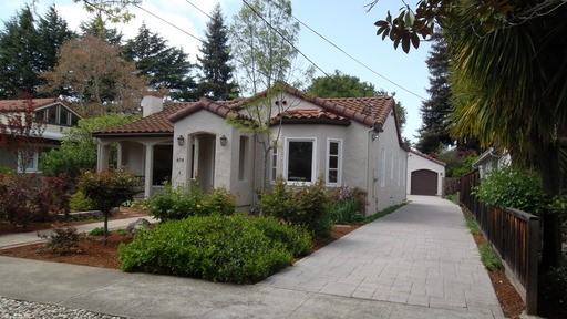678 College Ave - Photo 2 of 33