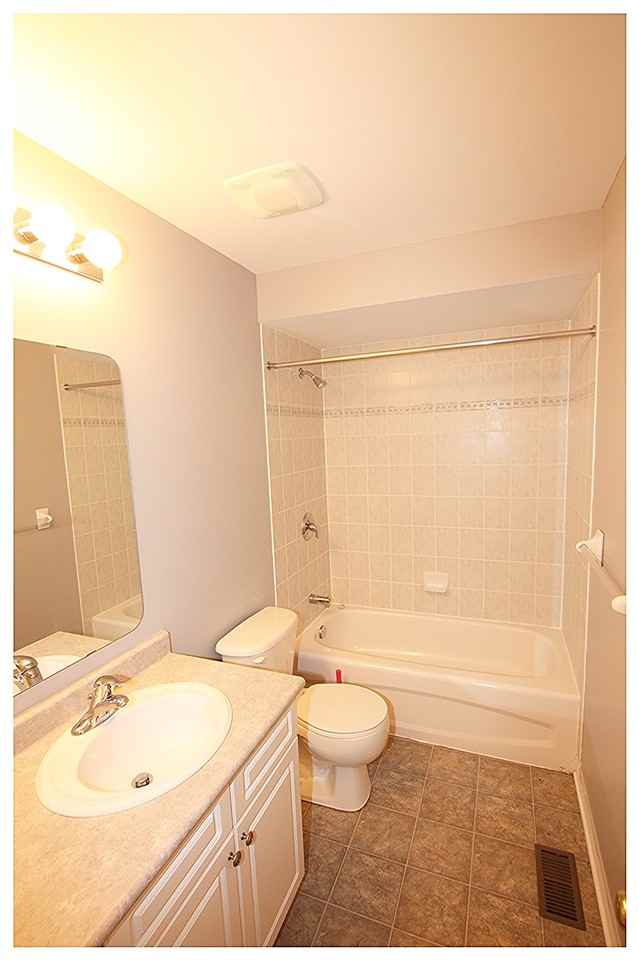 196 Parkin Cir - Photo 3 of 10