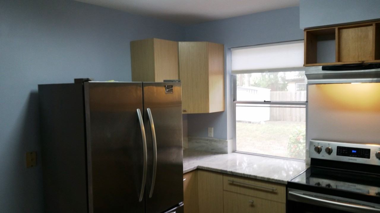 7251 Lynnwood Ave N - Photo 3 of 13