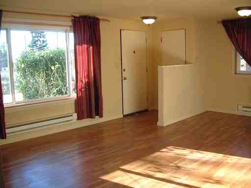 5504 S Wallace St - Photo 2 of 8