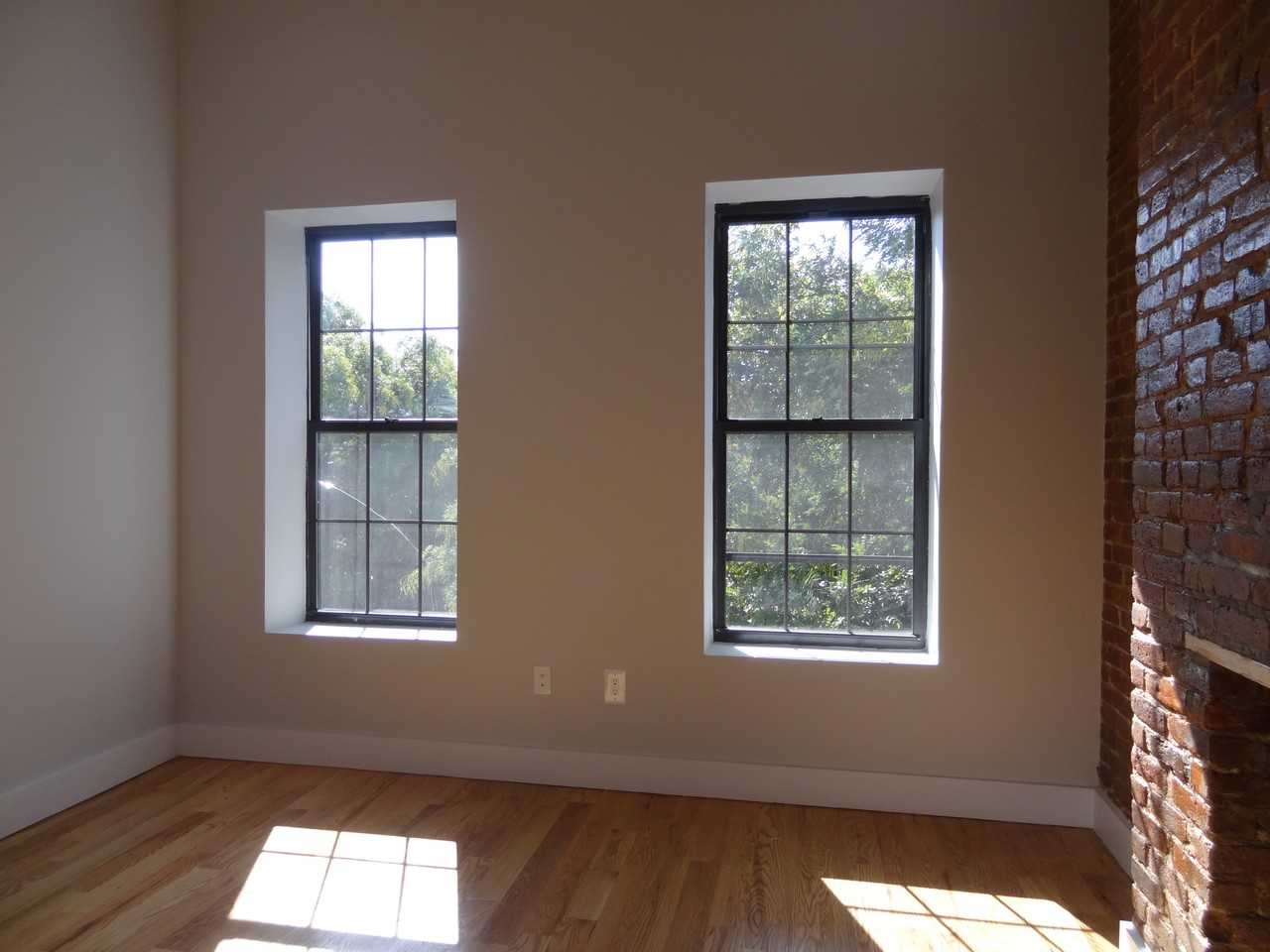 895 N Johns St - Photo 2 of 9