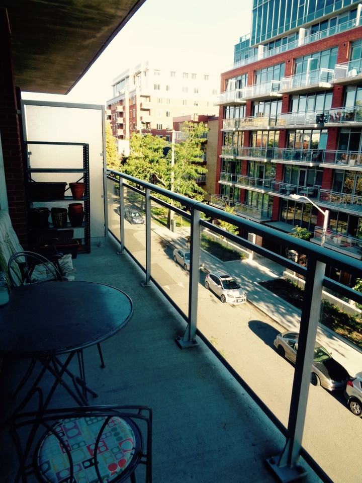 349 Gladstone Ave - Photo 3 of 10