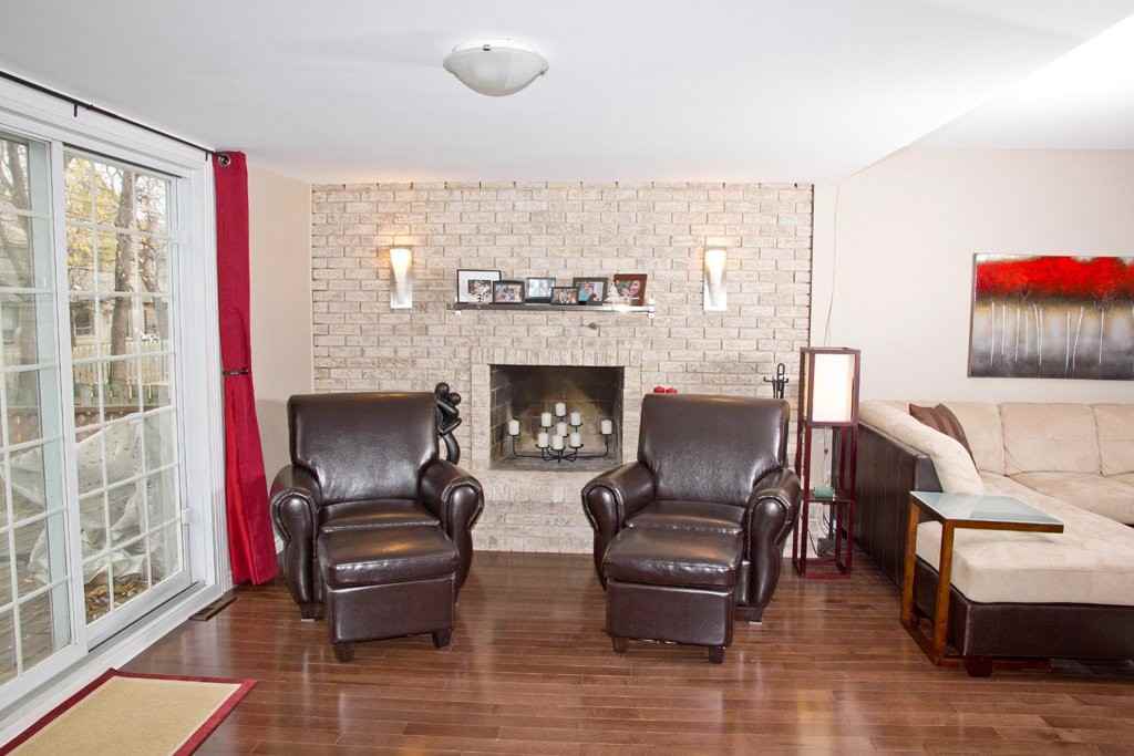 384 Arlington Crescent - Photo 3 of 14