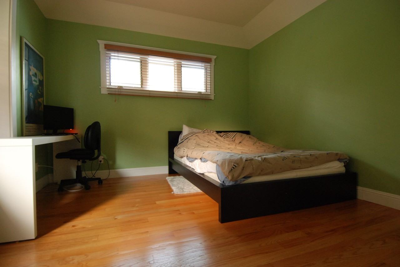 575 Everett Ave - Photo 3 of 10