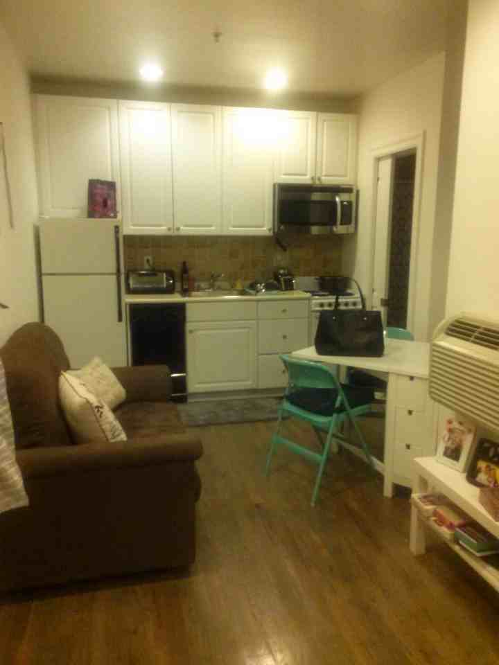 72 Hudson St - Photo 2 of 4