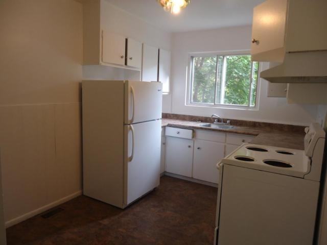 755 Cummings Ave 4 - Photo 3 of 5