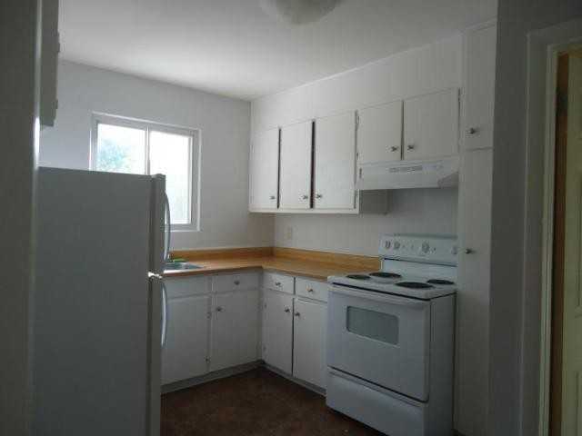 655 Clarke Ave 655 - Photo 3 of 6