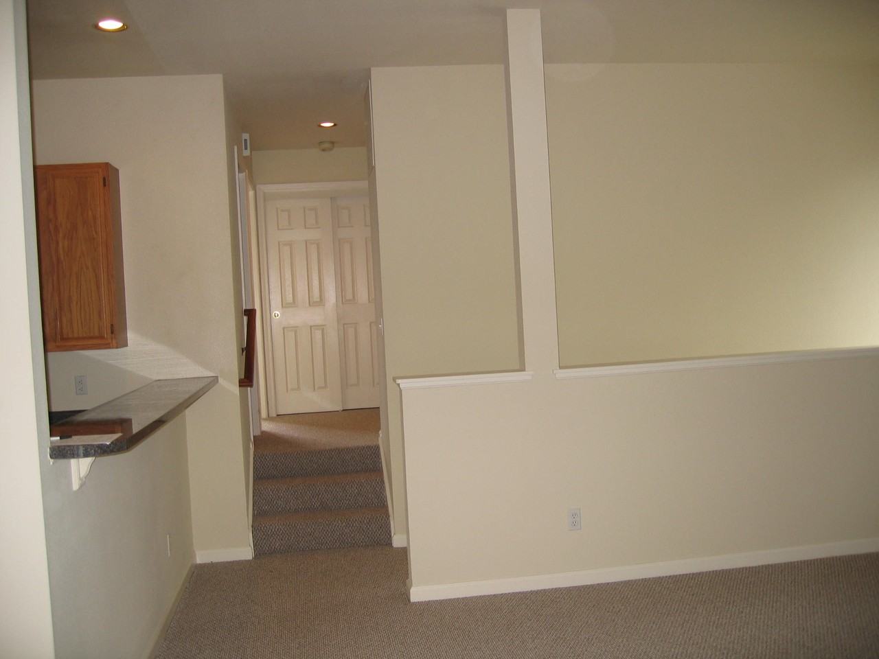 337 California Ave - Photo 3 of 15