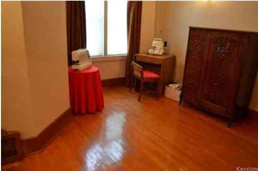 554 Maryland St - Photo 2 of 4