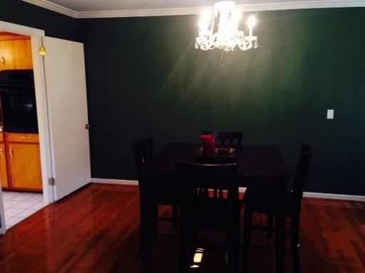 1284 Camerton St - Photo 3 of 15