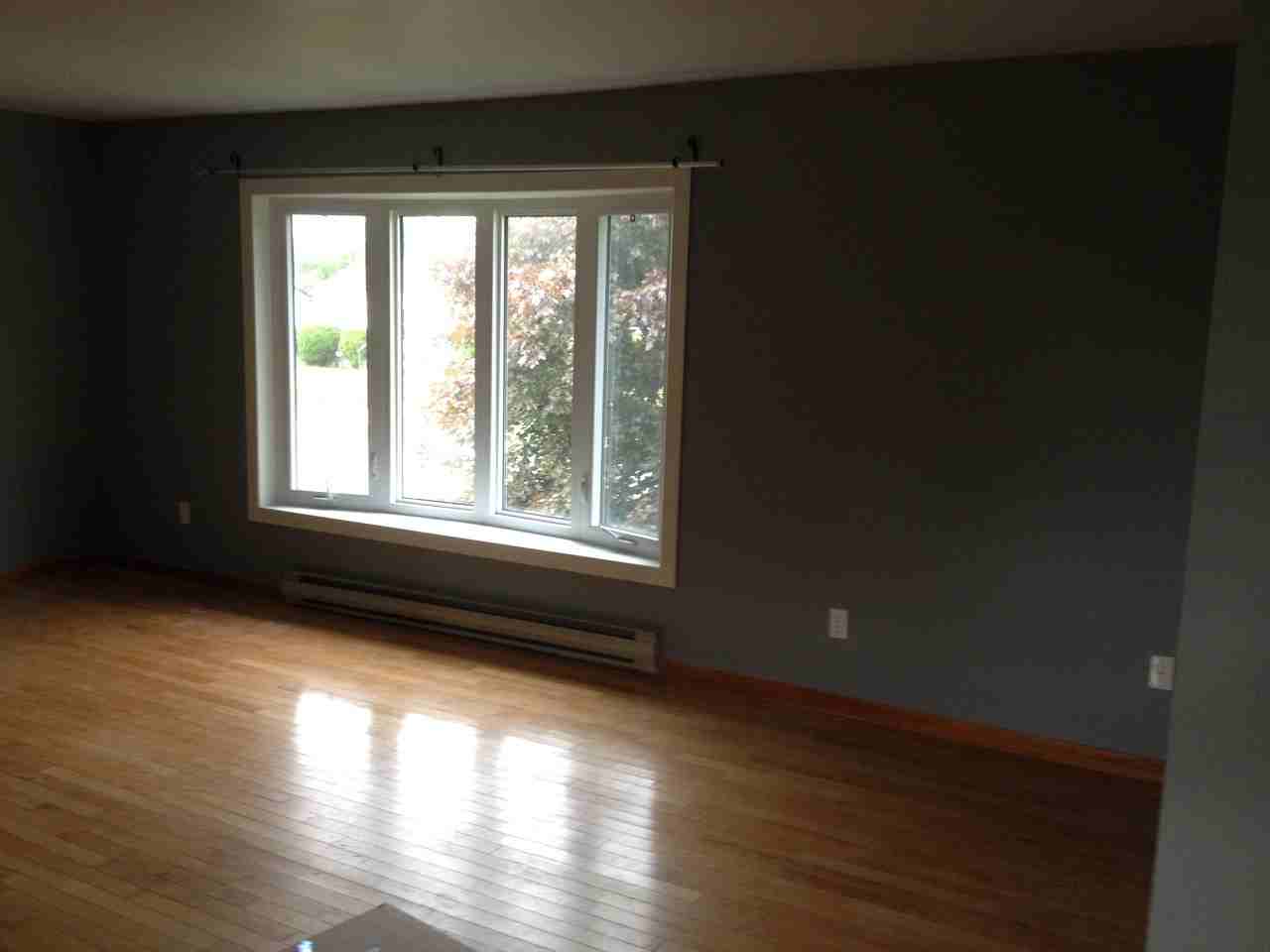 2 Devon Crescent 2 - Photo 3 of 8