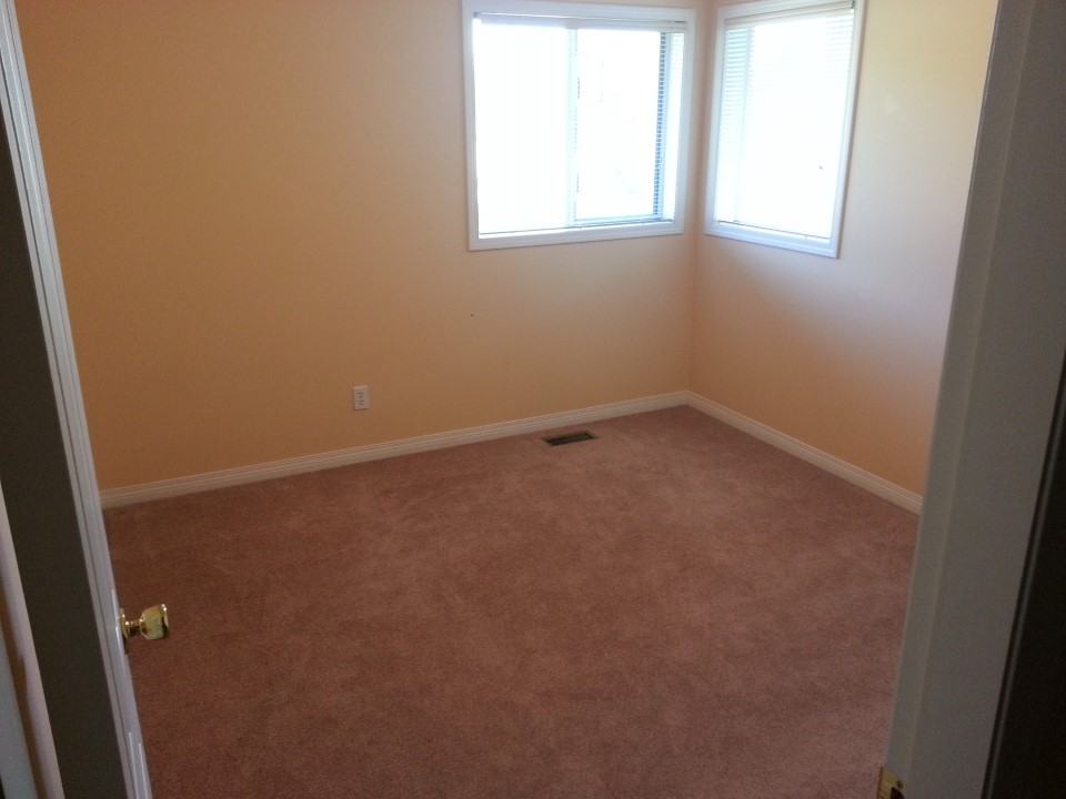 1982 Chalmers Ct - Photo 2 of 4