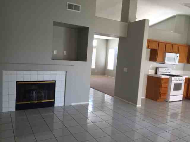 3080 Hampton Ave - Photo 3 of 9