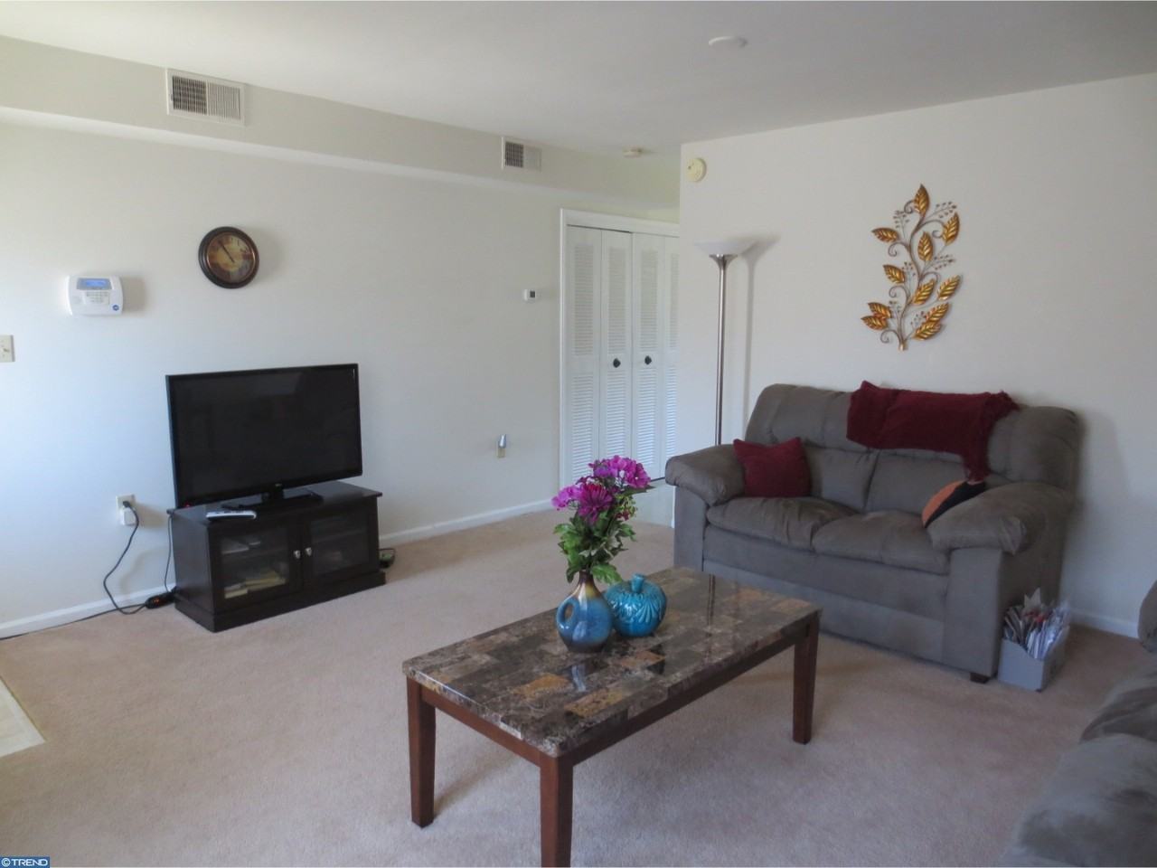 54 Patrick Henry Ln - Photo 3 of 19