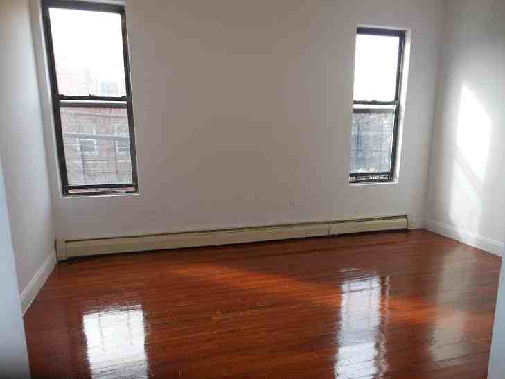 820 Elton Ave - Photo 2 of 3