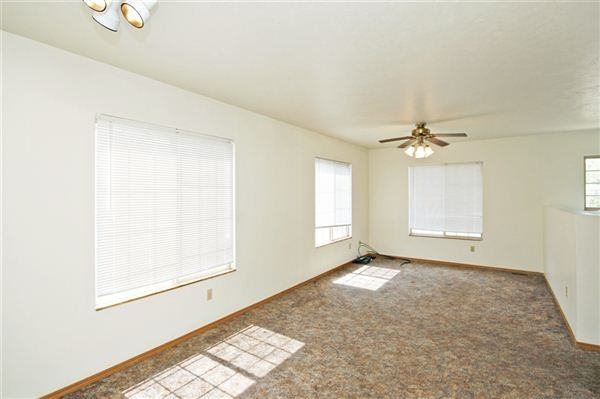 1214 Red Pine Way - Photo 3 of 12