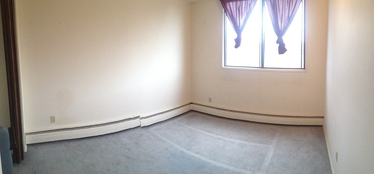 424 10 St NW - Photo 2 of 9