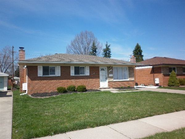 8355 Helen St - Photo 2 of 39