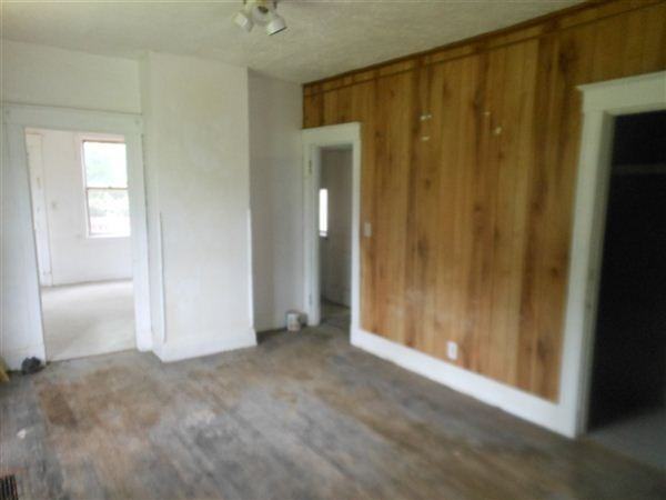 2506 Knorr Ave - Photo 3 of 5