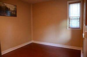 8749 168 St - Photo 2 of 2