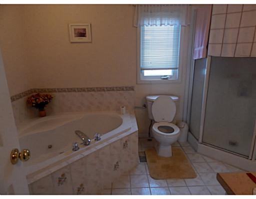 135 Peach Blossom Crescent - Photo 3 of 3