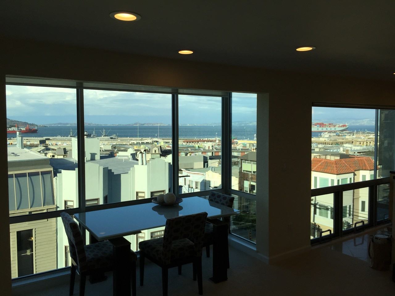 2555 Leavenworth St - Photo 3 of 8