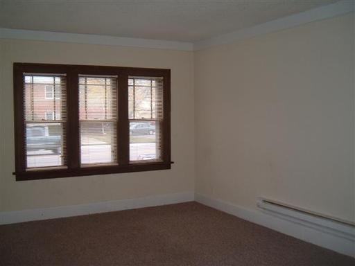 2124 Auburn St - Photo 2 of 8