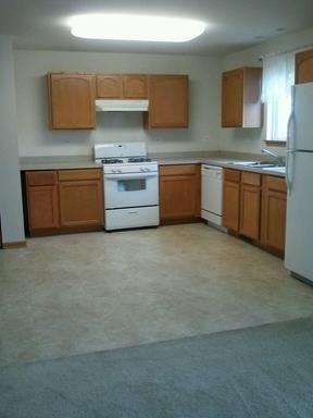3090 Huntington Dr - Photo 3 of 8