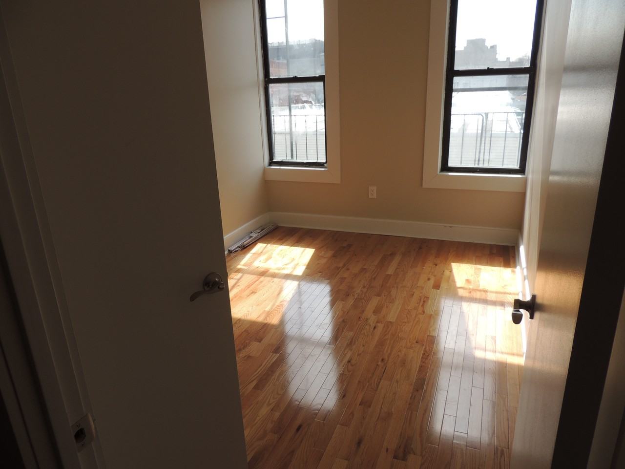 334 Central Ave 2L - Photo 2 of 7