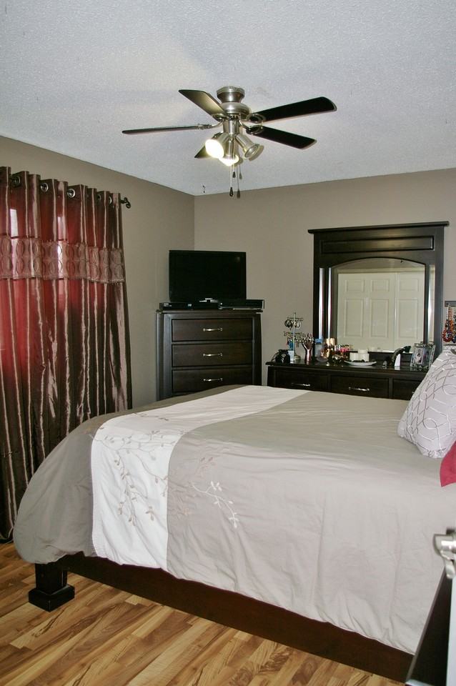 1503 9 Ave - Photo 3 of 3