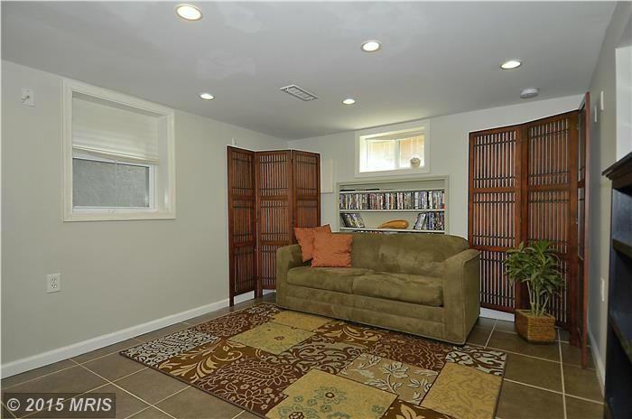 3401 24th St NE B - Photo 2 of 15