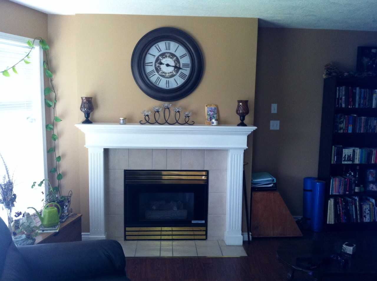 898 Vernon Ave - Photo 3 of 4