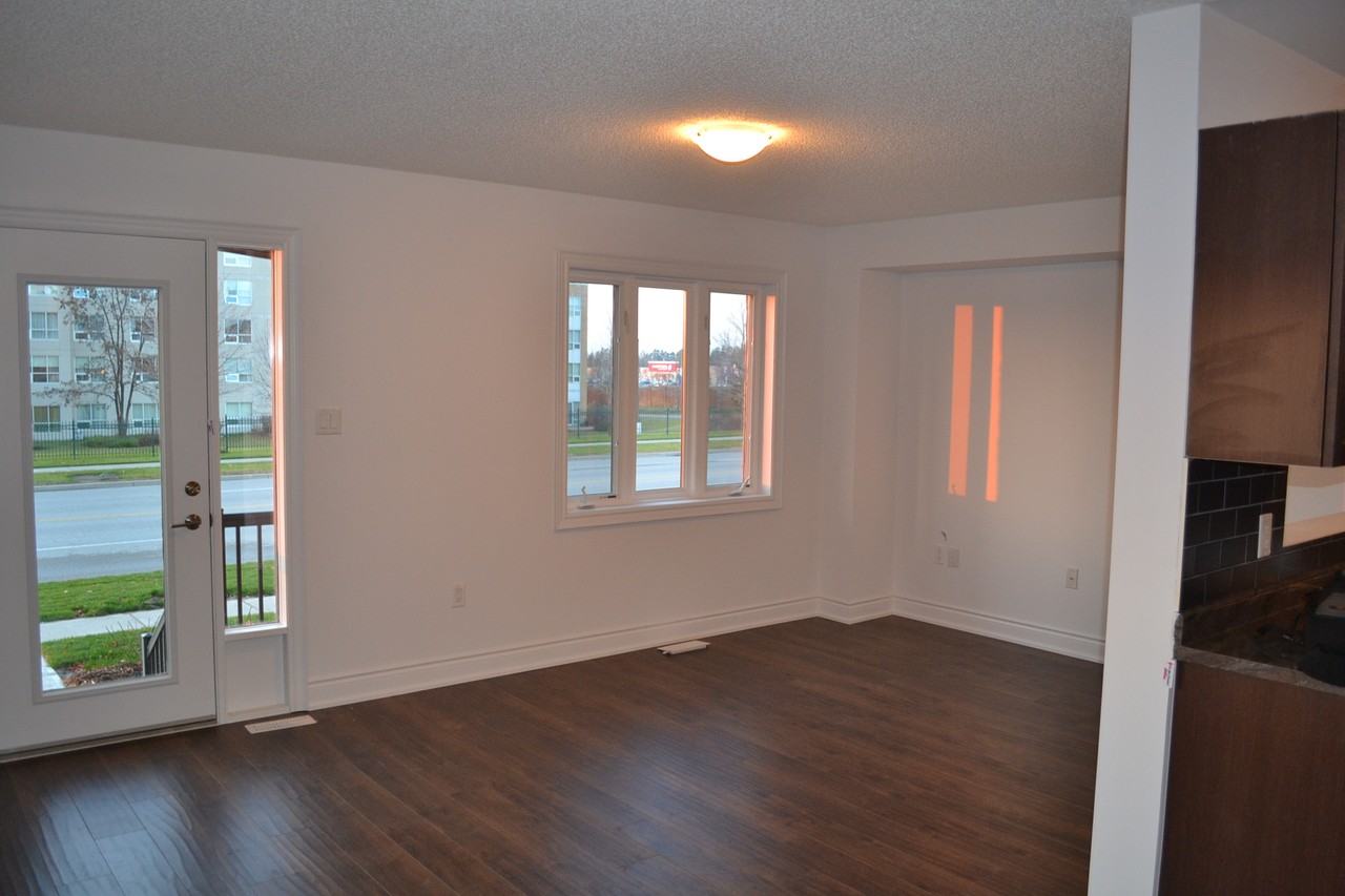 43 Madelaine Dr - Photo 3 of 29