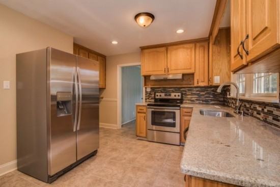 442 Lyttleton Dr - Photo 2 of 10