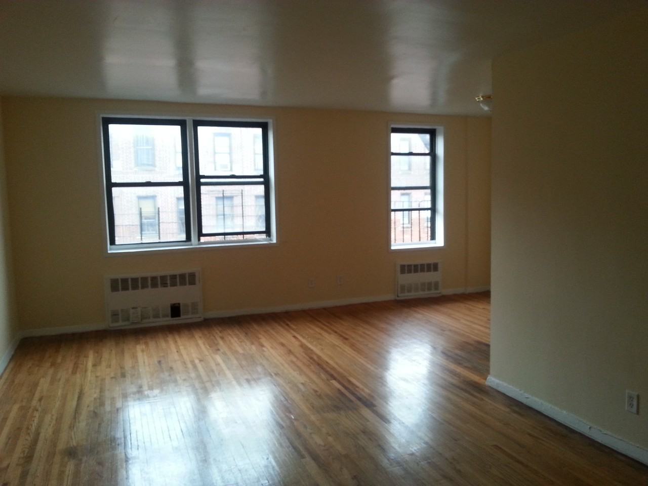 2513 Frisby Ave - Photo 3 of 5