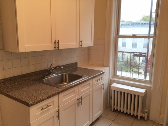 1070 Seneca Ave #2L - Photo 2 of 4