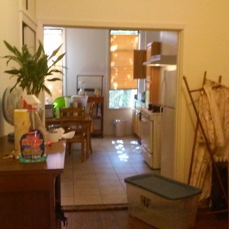 Seneca Ave #2L