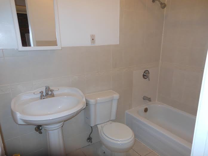 2629 Schurz Ave 1 - Photo 2 of 4