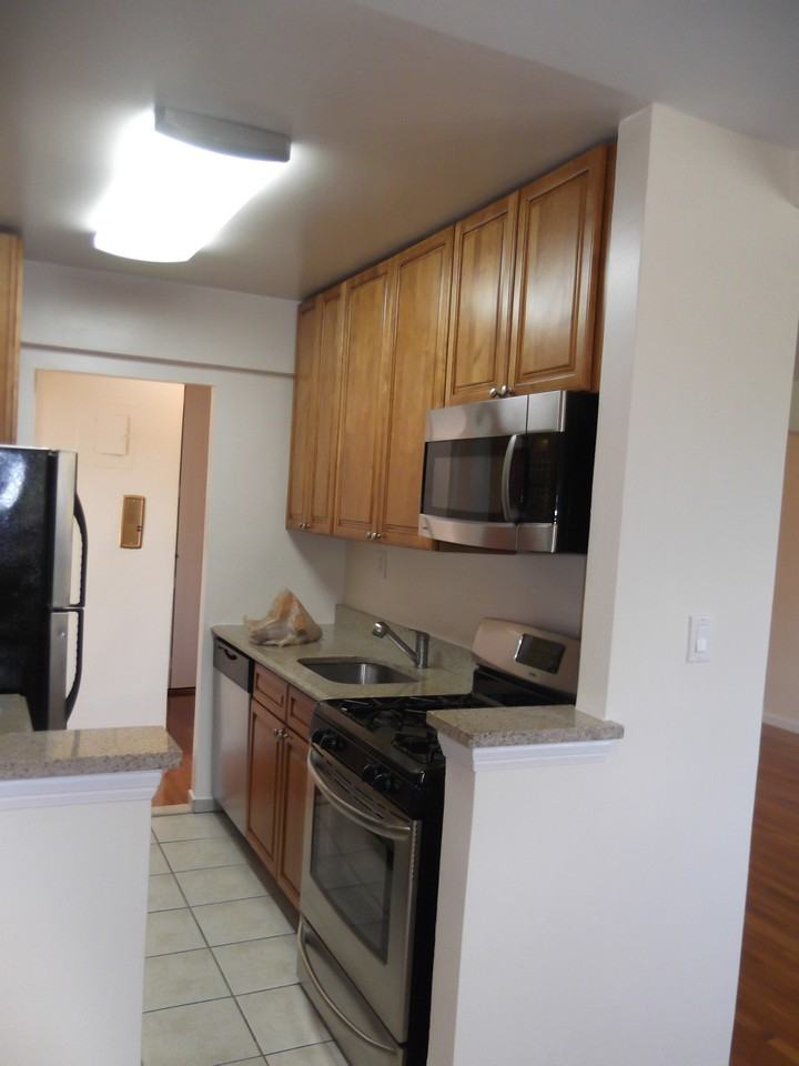 2348 Waters Edge Dr 1 - Photo 2 of 11