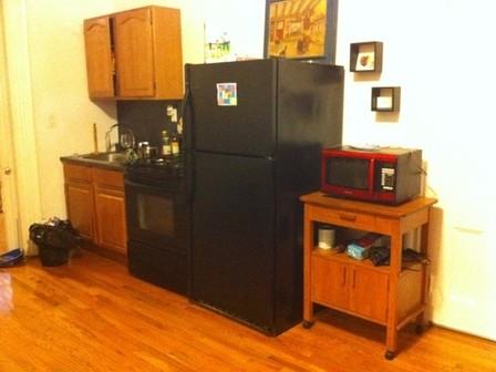 276 Monroe St - Photo 3 of 6