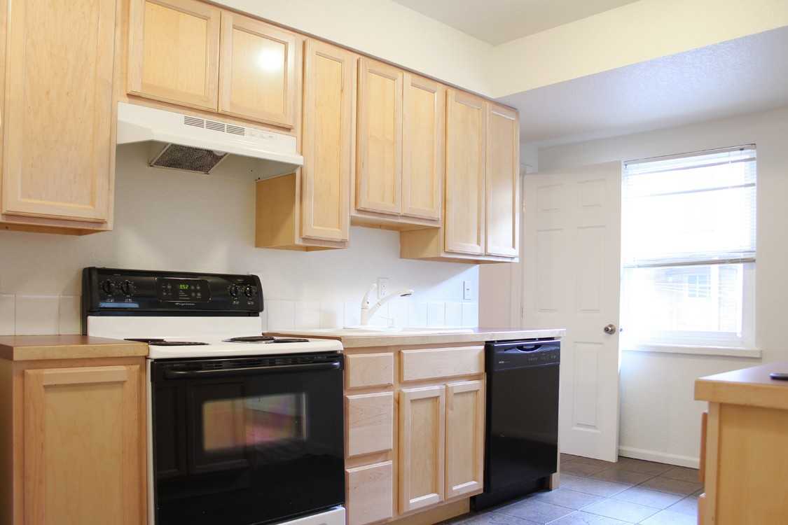 811 20th St #811 - Photo 2 of 4